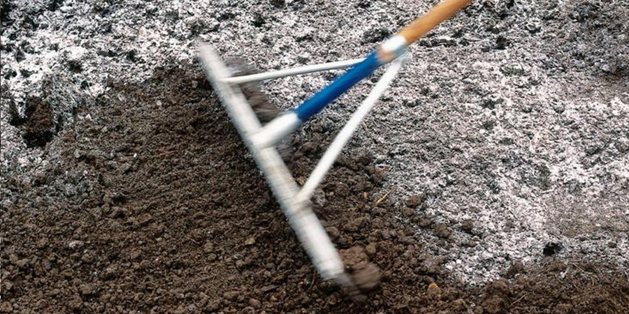 РАСКИСЛЕНИЕ ПОЧВЫ ДОЛОМИТОВОЙ МУКОЙ