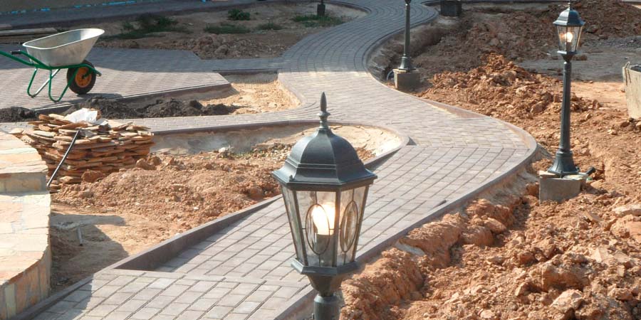 ПРОКЛАДКА КАБЕЛЕЙ ОСВЕЩЕНИЯ УЧАСТКА