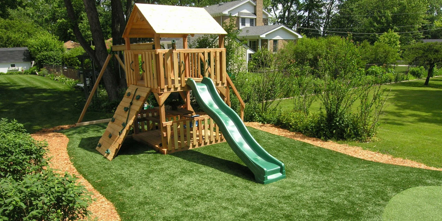 ГАЗОН НА ДЕТСКОЙ ПЛОЩАДКЕ