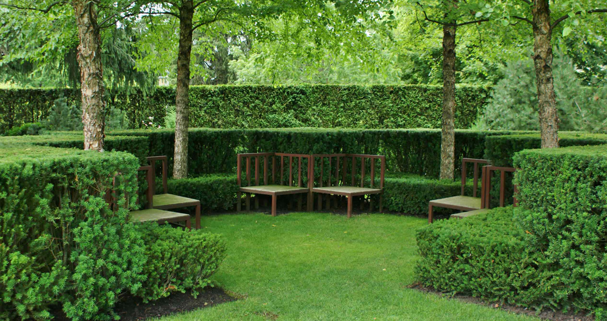 ЗЕЛЕНАЯ КОМНАТА В САДУ